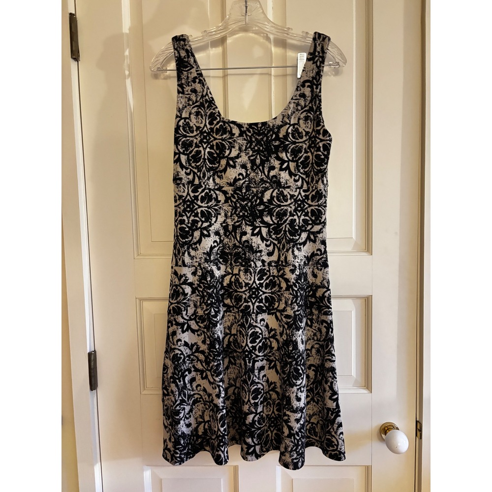 Dressbarn Black White Damask Print Sleeveless A-Line Tiered Dress Size 6